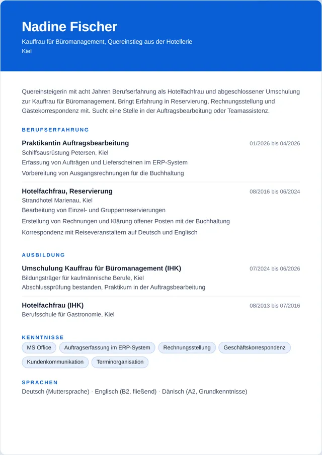 Beispiel-Lebenslauf als Quereinsteiger mit fiktiven Angaben: Nadine Fischer, Kauffrau für Büromanagement, Quereinstieg aus der Hotellerie