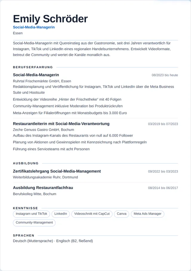 Beispiel-Lebenslauf als Social-Media-Manager mit fiktiven Angaben: Emily Schröder, Social-Media-Managerin
